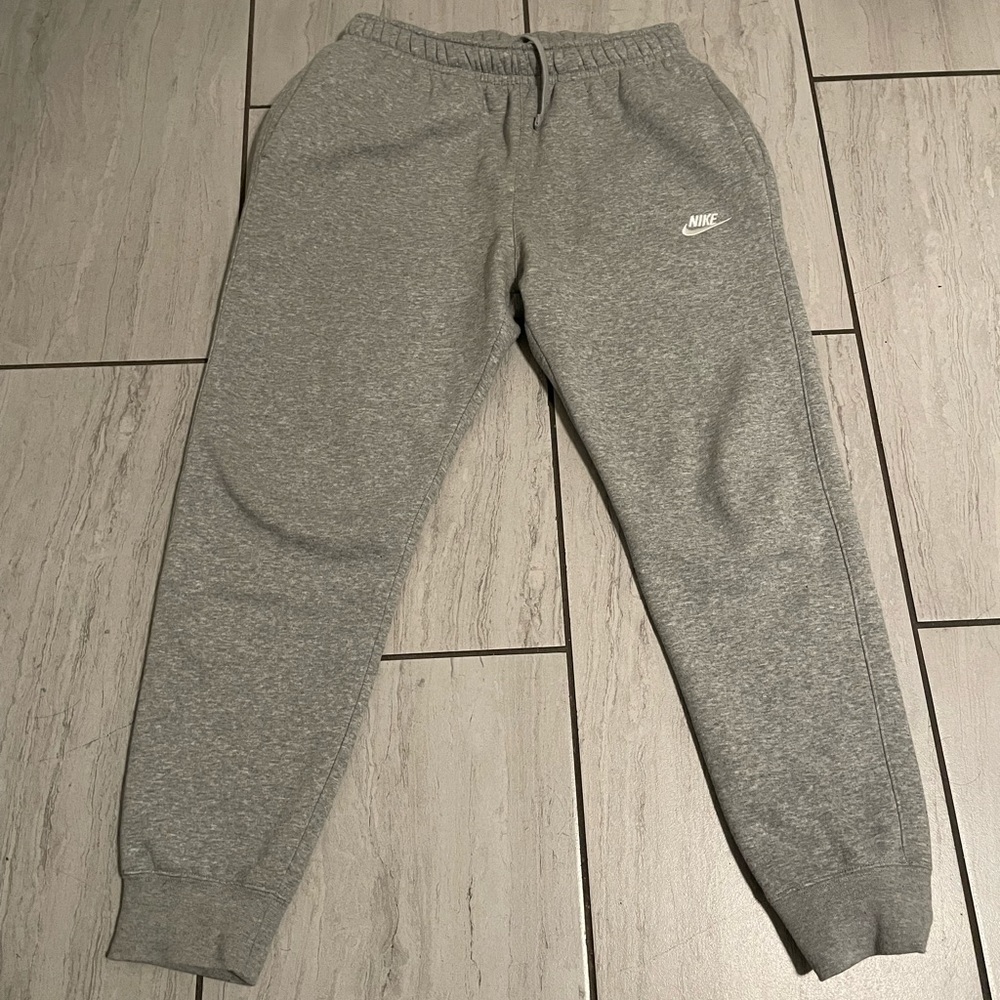 Grey nike sweatpants joggers